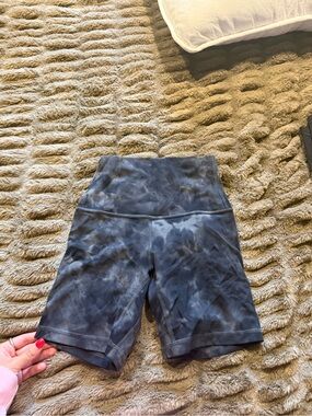 Lululemon align high-rise 6 inch biker short size 2